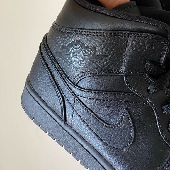 Nike Air Jordan 1 Black Sneakers Size 9.5 - Picture 14 of 17
